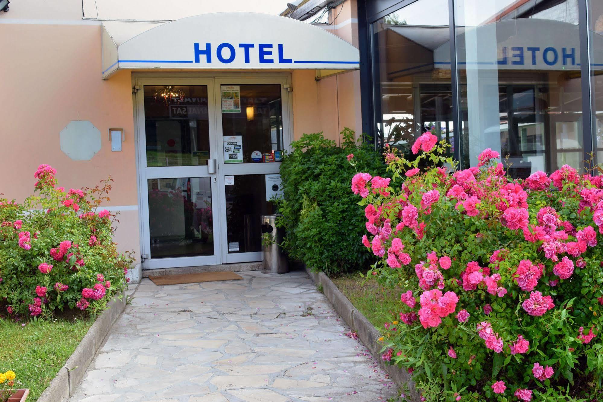 Hotel Restaurant Les Jardins D'Épône Exterior foto